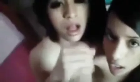 맞는 체육관이 그냥 게이 아름다운 성을 위한 무료