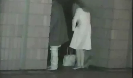 대체 포르노 이미지 모델의 사진